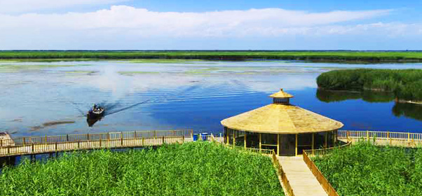 新疆巴州博斯腾湖旅游景点图片