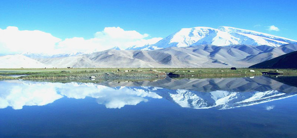 新疆巴州库尔勒博斯腾湖旅游景点图片