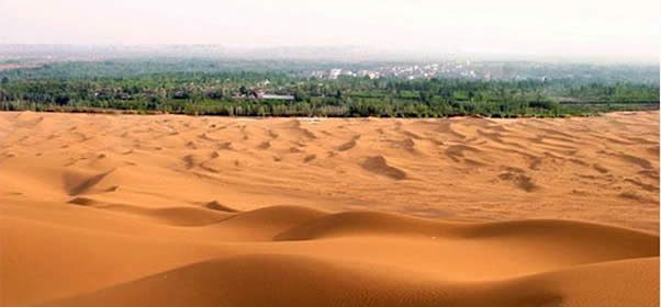 吐鲁番鄯善库木塔格沙漠旅游风景区图片
