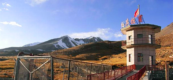 新疆喀什塔什库尔干红其拉甫口岸图片
