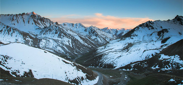 新疆乌鲁木齐天山一号冰川图片