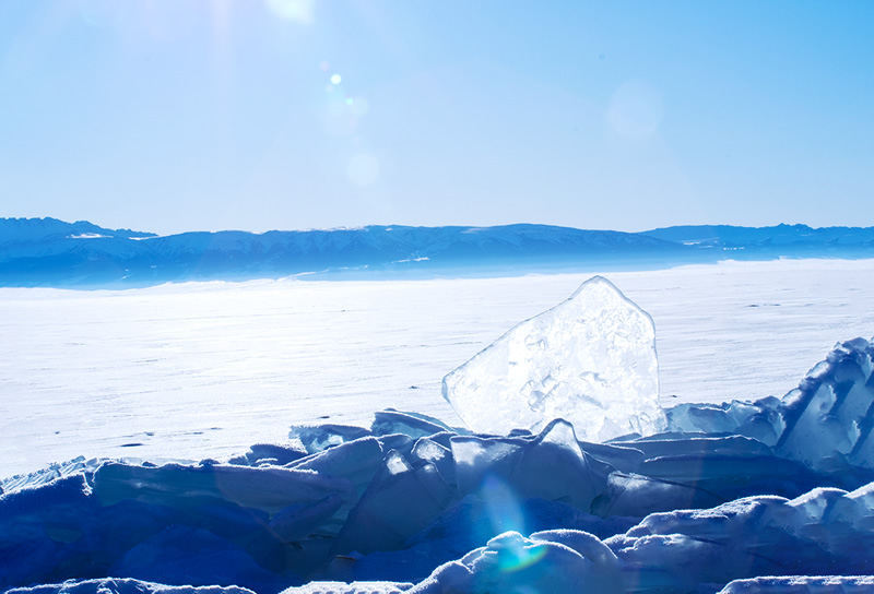冬季赛里木湖冰推图片