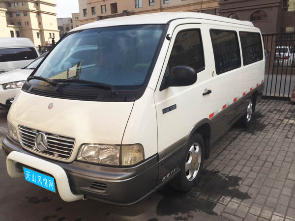 新疆包车奔驰MB100商务车
