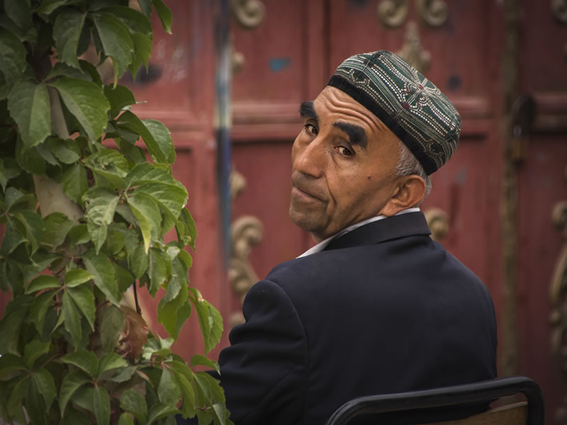 喀什古城景区维吾尔族老人